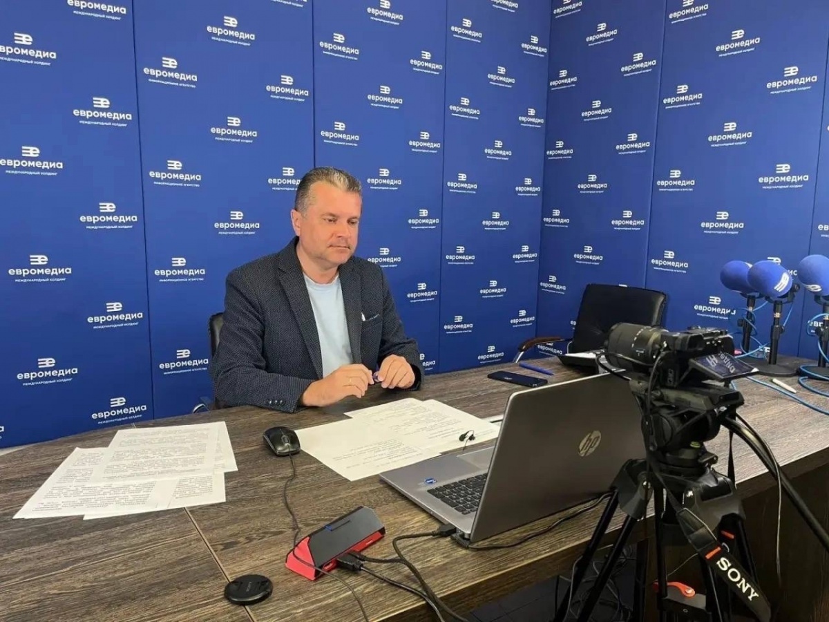 Проект реализуется при поддержке Президентского фонда культурных инициатив и посвящен 225-летию со дня рождения автора знаменитого «Толкового словаря живого великорусского языка» Владимира Даля. 
